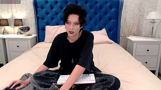 Snapshot of via_mayer_ chatting on October 26, 2025, 2:50 pm via mayer online show from October 26, 2025, 2:50 pm