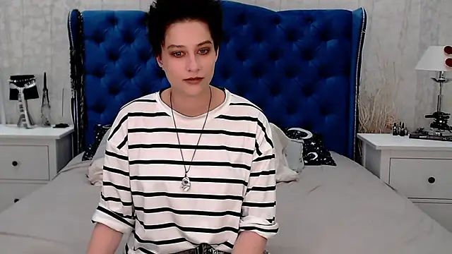 Snapshot of via_mayer_ chatting on July 11, 2026, 8:03 am via mayer online show from July 11, 2026, 8:03 am