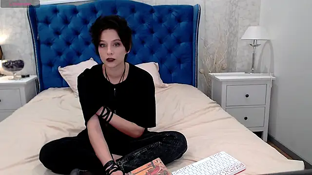 Snapshot of via_mayer_ chatting on October 23, 2025, 10:58 am via mayer online show from October 23, 2025, 10:58 am