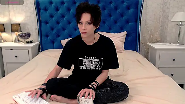 Snapshot of via_mayer_ chatting on October 24, 2025, 6:29 pm via mayer online show from October 24, 2025, 6:29 pm