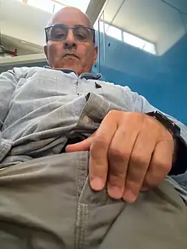 Snapshot of sempreilmio2 chatting on September 25, 2025, 10:32 am sempreilmio2 online show from September 25, 2025, 10:32 am