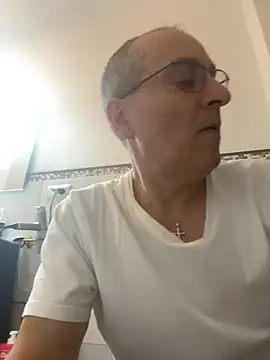 Snapshot of sempreilmio2 chatting on February 7, 2025, 6:24 pm sempreilmio2 online show from February 7, 2025, 6:24 pm