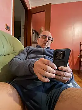 Snapshot of sempreilmio2 chatting on February 15, 2025, 2:11 pm sempreilmio2 online show from February 15, 2025, 2:11 pm