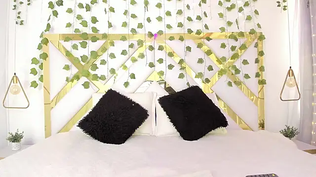 Snapshot of Christal_Golden chatting on March 12, 2025, 5:07 pm Christal Golden online show from March 12, 2025, 5:07 pm