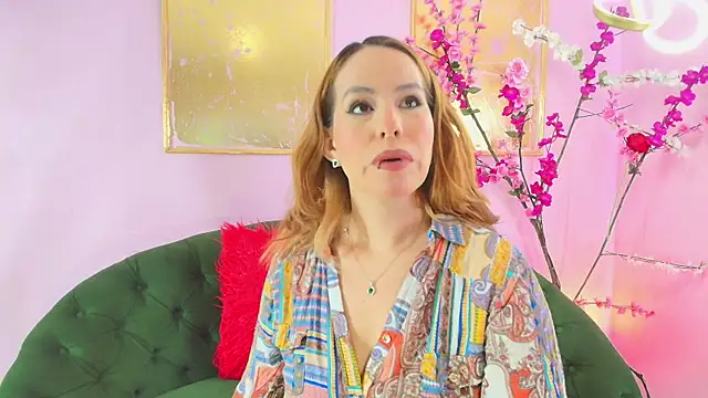 scarlette69 online show from December 4, 2025, 7:46 pm