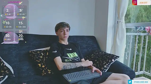 ethan and ava online show from December 19, 2025, 12:51 pm