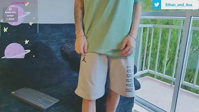 Snapshot of ethan_and_ava chatting on October 26, 2025, 1:00 pm ethan and ava online show from October 26, 2025, 1:00 pm