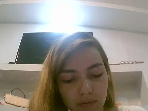 VittoriaTaylor online show from February 10, 2026, 12:59 pm