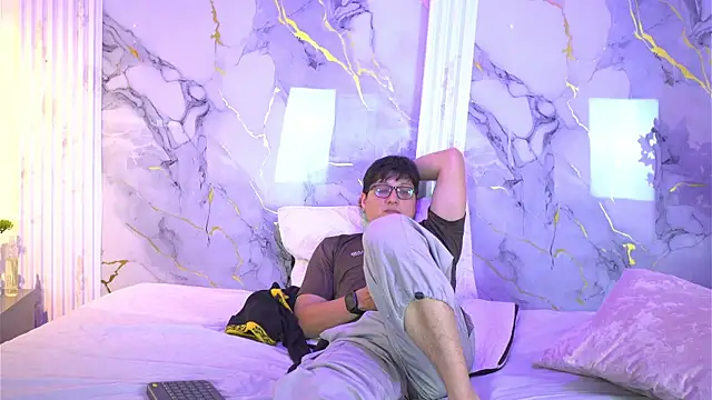 vanilla hot online show from October 12, 2025, 7:26 pm