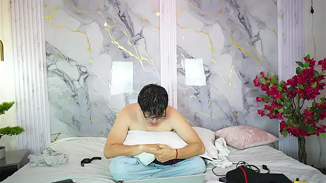 vanilla hot online show from September 9, 2025, 8:29 pm