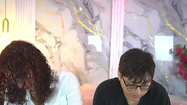 vanilla hot online show from October 18, 2025, 1:35 pm