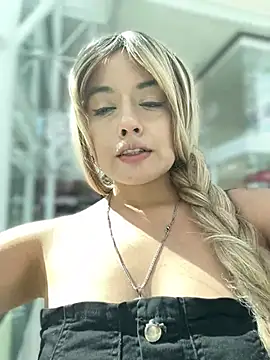 monicavictoria1301 online show from July 17, 2026, 3:31 pm