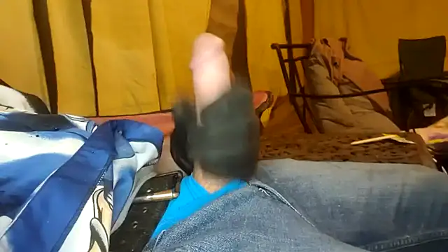 Snapshot of bwcbeat83 chatting on November 29, 2025, 7:08 am bwcbeat83 online show from November 29, 2025, 7:08 am