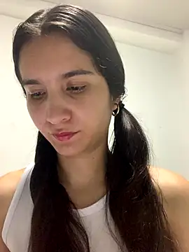 Snapshot of Bella_still chatting on November 4, 2025, 1:15 pm Bella still online show from November 4, 2025, 1:15 pm