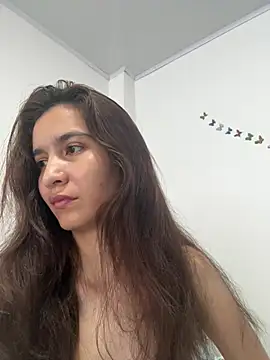 Bella still online show from February 12, 2026, 1:44 pm