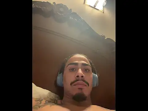 Snapshot of jamesx14877 chatting on November 10, 2025, 5:45 am jamesx14877 online show from November 10, 2025, 5:45 am