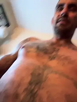 Snapshot of hornycouple818 chatting on October 5, 2025, 12:18 pm hornycouple818 online show from October 5, 2025, 12:18 pm