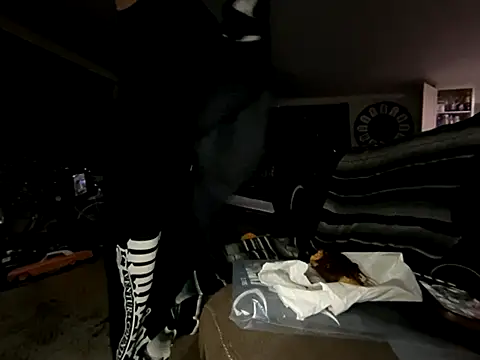 Snapshot of hornycouple818 chatting on September 16, 2025, 1:01 pm hornycouple818 online show from September 16, 2025, 1:01 pm