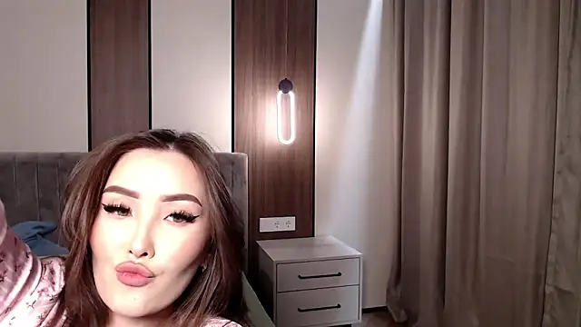 mystiksirenn online show from November 13, 2025, 4:00 pm