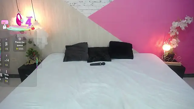 Snapshot of miss_honey01 chatting on November 3, 2025, 10:46 pm miss honey01 online show from November 3, 2025, 10:46 pm