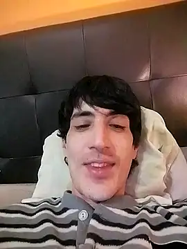 Snapshot of moutt99 chatting on January 17, 2025, 2:28 pm moutt99 online show from January 17, 2025, 2:28 pm