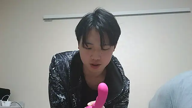 nunnun00 online show from February 26, 2025, 12:16 pm