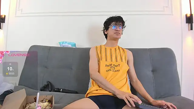 Snapshot of Cum_hunters chatting on July 2, 2026, 3:23 am Cum hunters online show from July 2, 2026, 3:23 am