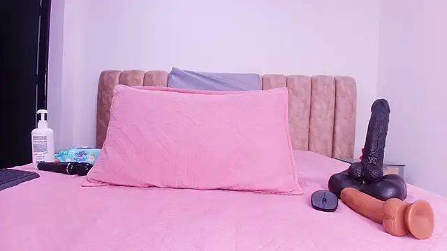 Snapshot of Auroraa_miller chatting on November 27, 2025, 11:54 am Auroraa miller online show from November 27, 2025, 11:54 am