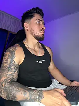 Snapshot of Brad_Summer chatting on November 22, 2025, 5:23 pm Brad Summer online show from November 22, 2025, 5:23 pm