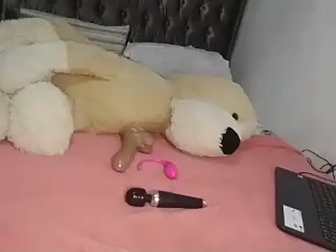 Chandy012 online show from April 21, 2026, 3:07 pm