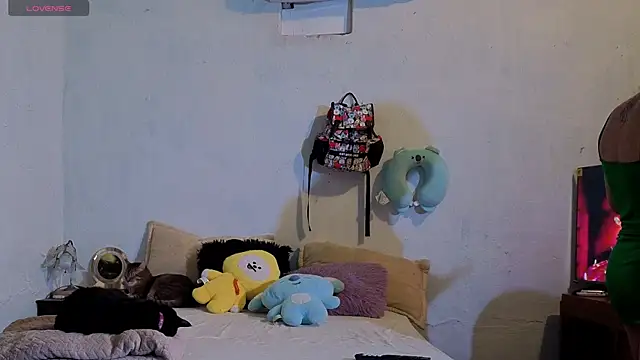 Snapshot of MARIELSINS_AND_DAIKIJACK chatting on October 18, 2025, 9:06 pm MARIELSINS AND DAIKIJACK online show from October 18, 2025, 9:06 pm