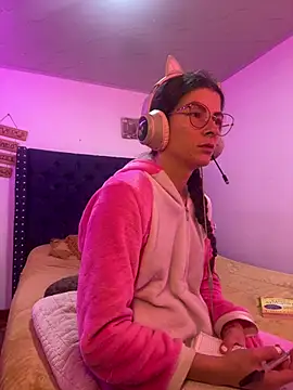 Snapshot of MARIELSINS_AND_DAIKIJACK chatting on March 17, 2025, 4:11 pm MARIELSINS AND DAIKIJACK online show from March 17, 2025, 4:11 pm