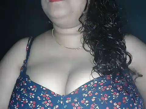 Snapshot of kissingcurvy chatting on October 13, 2025, 7:10 am kissingcurvy online show from October 13, 2025, 7:10 am