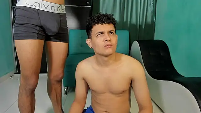 Snapshot of CoupleTwink12 chatting on March 19, 2025, 7:27 pm CoupleTwink12 online show from March 19, 2025, 7:27 pm