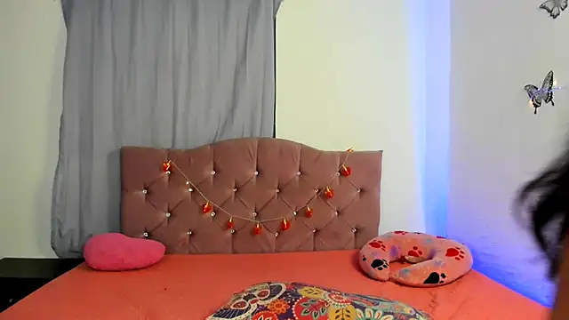 Snapshot of _TommyandGrace chatting on February 15, 2025, 6:55 am TommyandGrace online show from February 15, 2025, 6:55 am