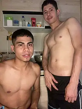 Snapshot of Dannytwinksxxx chatting on April 5, 2026, 3:35 am Dannytwinksxxx online show from April 5, 2026, 3:35 am