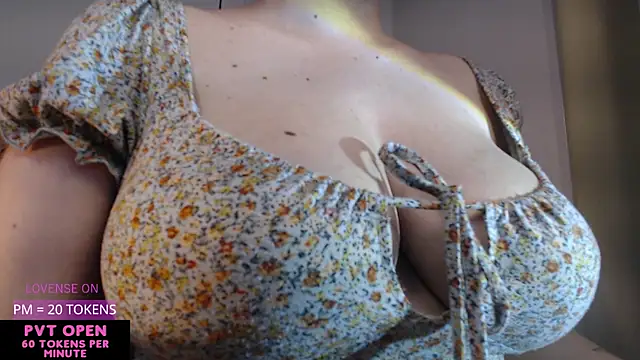 crystalll room online show from March 30, 2026, 12:34 am