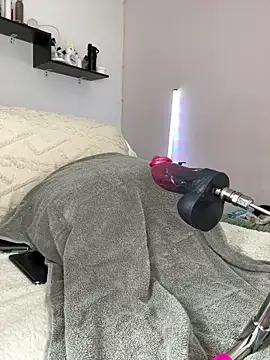 Snapshot of darkdesire_01 chatting on December 14, 2025, 2:18 am darkdesire 01 online show from December 14, 2025, 2:18 am