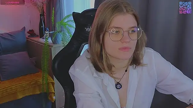 Snapshot of _JessieVibes chatting on May 17, 2026, 2:06 pm JessieVibes online show from May 17, 2026, 2:06 pm
