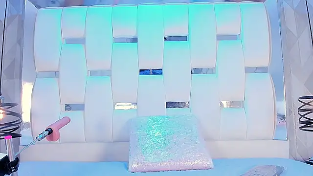 Snapshot of BriannaRoses chatting on October 24, 2025, 9:47 pm BriannaRoses online show from October 24, 2025, 9:47 pm