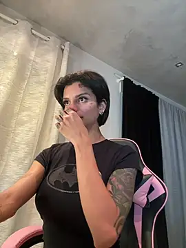 Snapshot of Rosariolovex chatting on February 22, 2025, 12:40 pm Rosariolovex online show from February 22, 2025, 12:40 pm