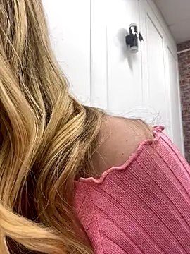 Snapshot of LanaSparks chatting on November 1, 2025, 4:52 am LanaSparks online show from November 1, 2025, 4:52 am