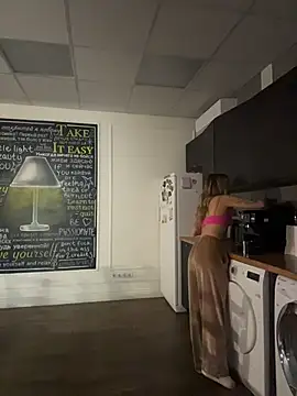 Snapshot of LanaSparks chatting on December 14, 2025, 4:29 am LanaSparks online show from December 14, 2025, 4:29 am