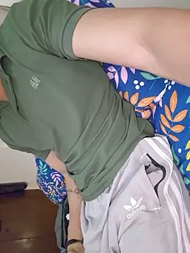 Snapshot of hot_hunk_boy chatting on November 10, 2025, 9:25 am hot hunk boy online show from November 10, 2025, 9:25 am