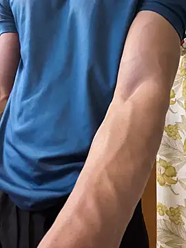 Snapshot of hot_hunk_boy chatting on March 1, 2025, 6:54 pm hot hunk boy online show from March 1, 2025, 6:54 pm