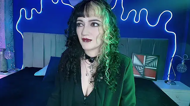 JeanneSabatier online show from May 25, 2026, 7:45 pm