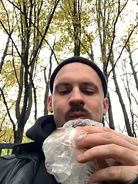 AssHunter4k online show from October 25, 2025, 7:07 am