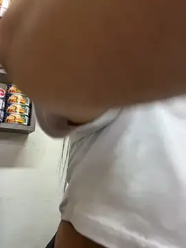 Miia Jazmin online show from December 19, 2025, 2:08 pm