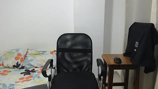 Snapshot of Aleex_Miller chatting on November 29, 2025, 7:52 am Aleex Miller online show from November 29, 2025, 7:52 am