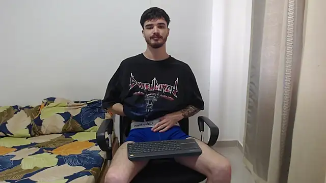 Snapshot of Aleex_Miller chatting on December 3, 2025, 11:53 am Aleex Miller online show from December 3, 2025, 11:53 am